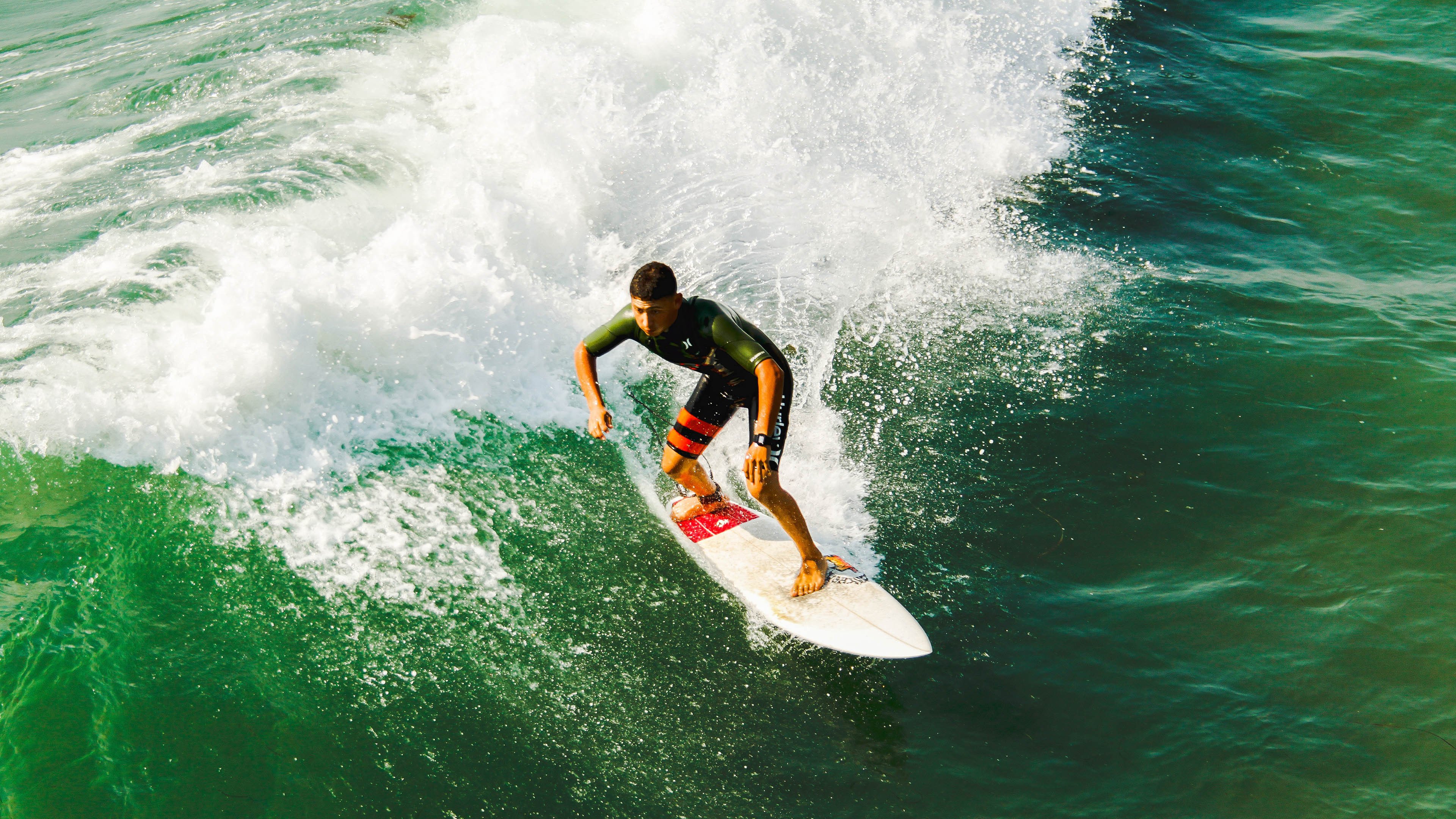 “豪车狂飙风云再起”——巅峰豪车争霸赛最燃一幕，豪车飙车电影