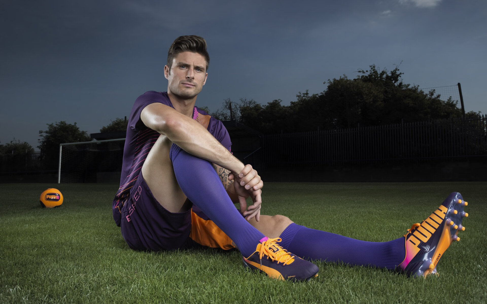 “逆境突围：车手在极端环境下的拼搏史诗”，逆境突袭剧情介绍