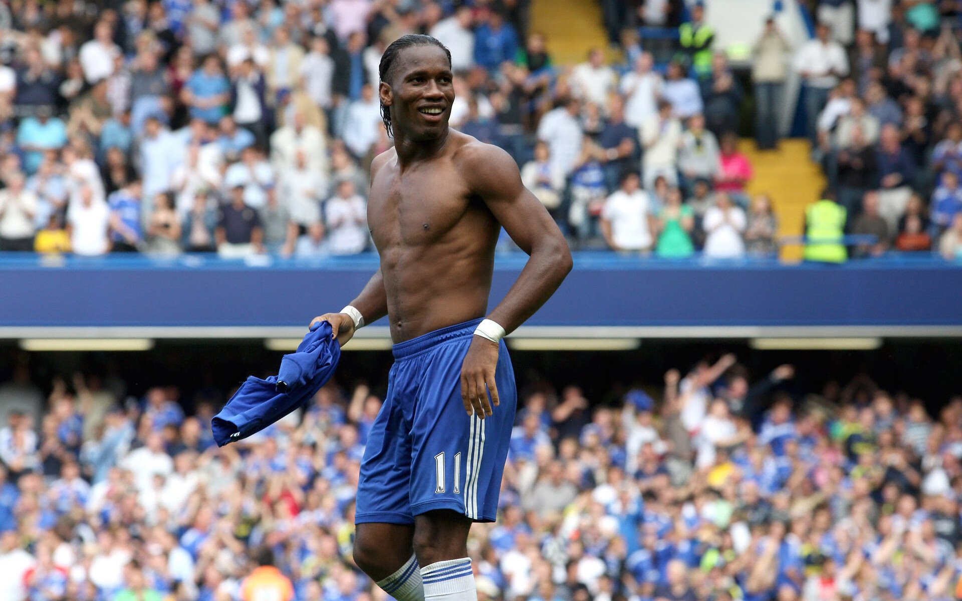 “足球公益跑活动走进社区，促进全民健身”，足球公益项目简介