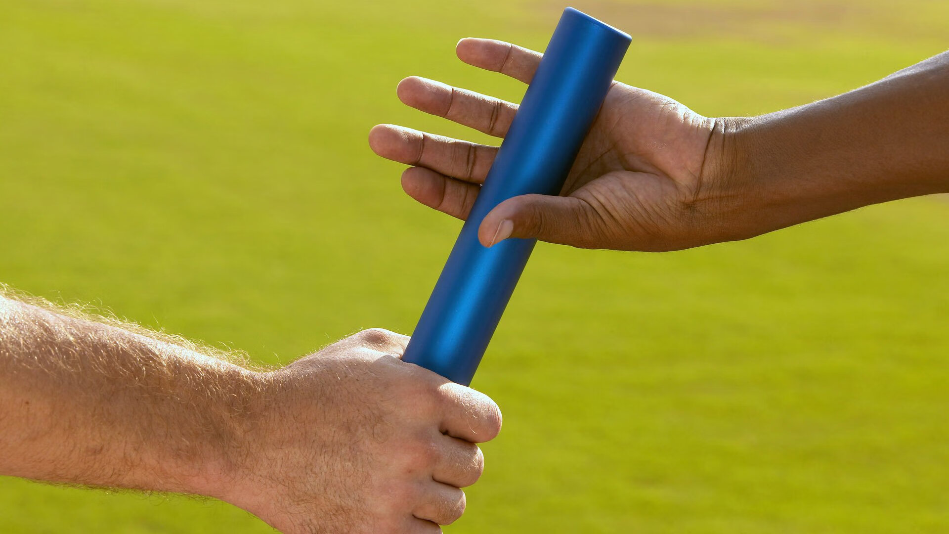 体育竞技场面激烈刺激，球迷心情澎湃，竞技体育的残酷的句子